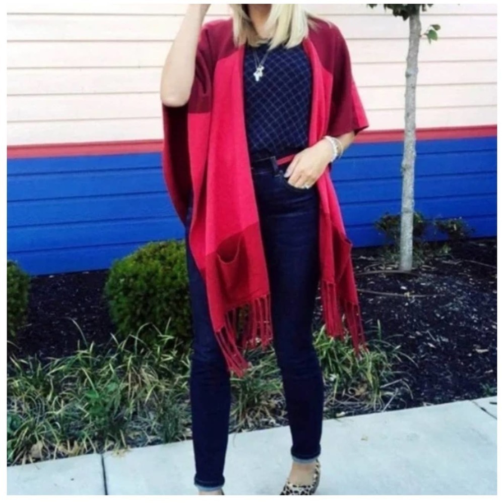 CAbi 3841 Firebrick Red Colorblock Fringe Poncho Wrap Cape Sweater Size: XS/S